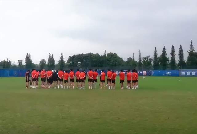 该片日前发布了定档海报及预告，全员演绎了一桩;父子杀人命案背后两代人的命运波澜